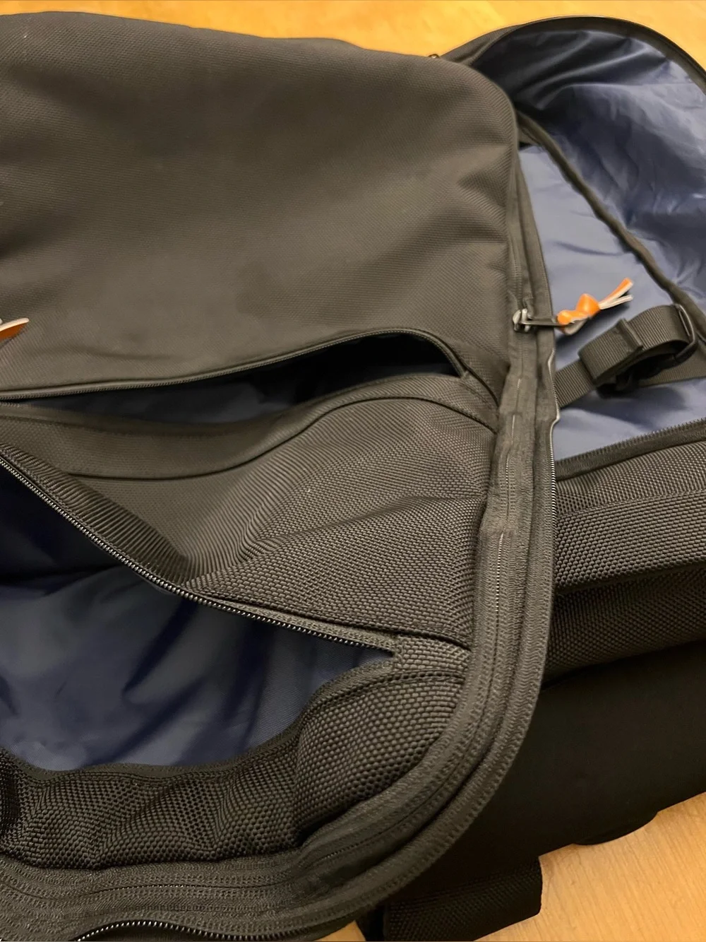 Men’s ‘Standard Luggage Co’ 35L-45L Carry On Travel Backpack Bundle • Like New